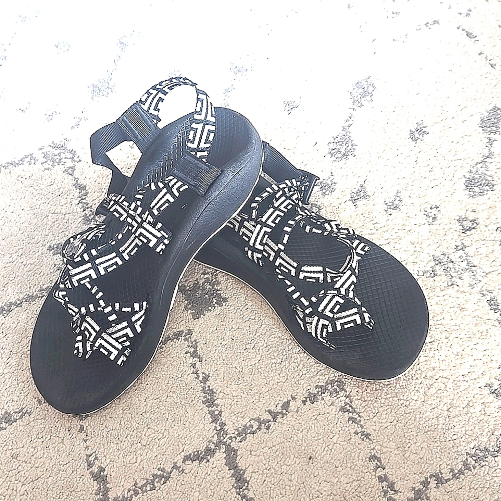 Chaco 9 Black and White Chaco Cloud Geometric Woven Strap Sandals